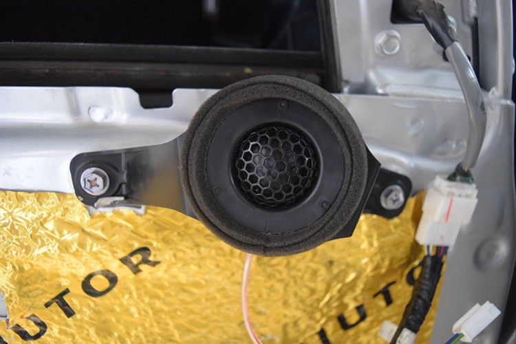 丰田荣放RAV4汽车音响改装，音响效果更通透饱满，昆明发烧友