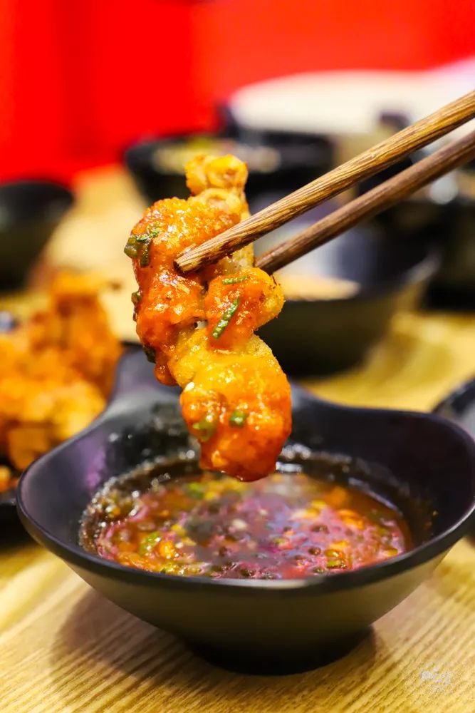 这家国潮网红串串落地襄阳啦，你只管拿串不用涮可以直接开吃