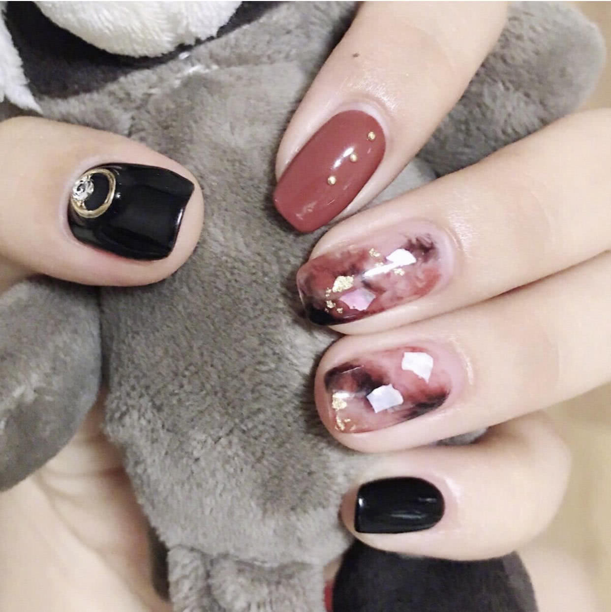 美甲款式推荐晕染美甲,渐变晕染金箔贝壳珍珠美甲黑白