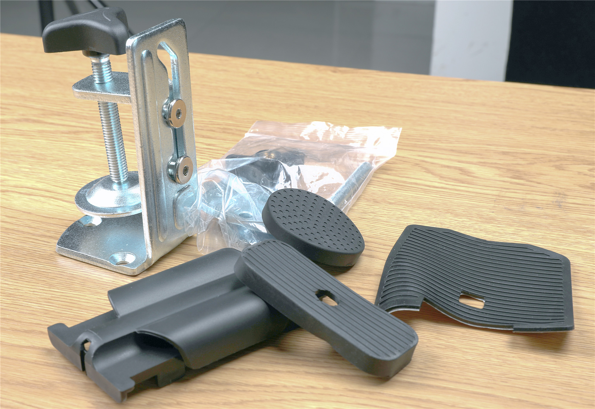 办公拒绝职业病，乐歌D7显示器支架会成为公司工作的标配吗？