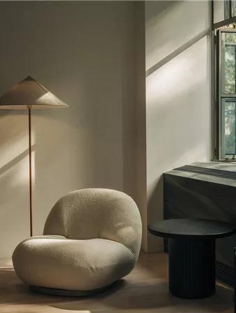 prada跟nike联名海报,pradanike合作款