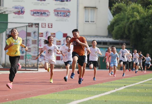 长跑怎么跑最省力又可以提高速度,长跑1000米该怎么跑既快又省力