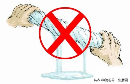 涂层的羽绒服有霉斑图片,羽绒服油渍怎么洗掉霉斑