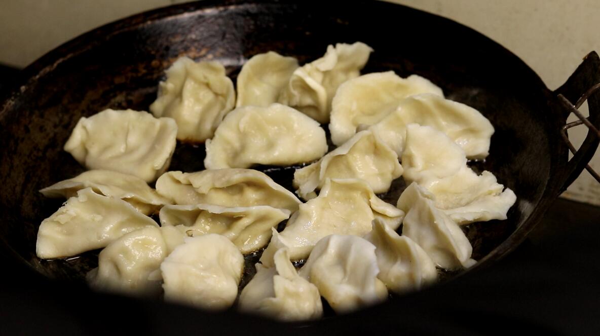 元宵饺子的简单又快包法,元宵节饺子手工制作