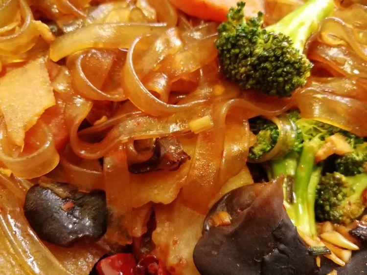 自己在家做的麻辣香锅好吃又过瘾,自己在家做的麻辣香锅吃得很过瘾