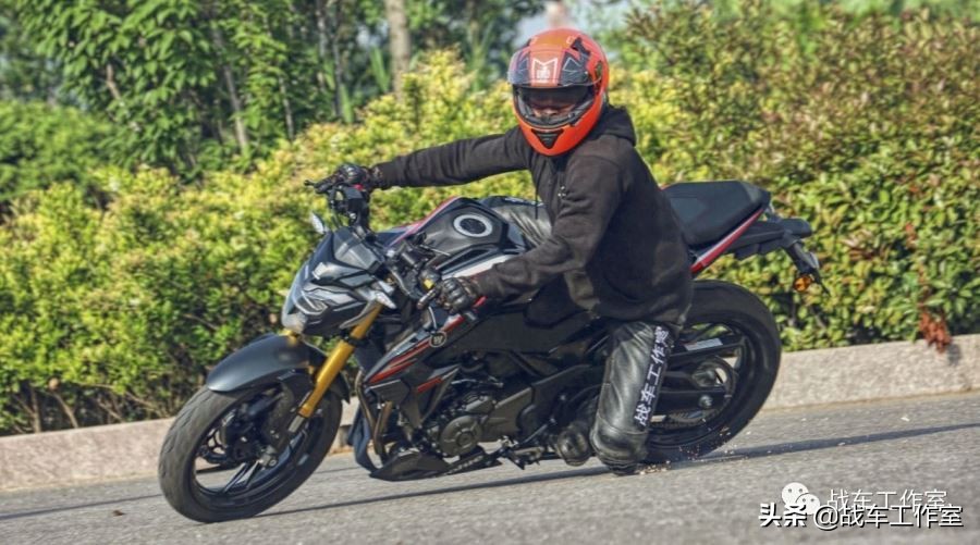 百元级头盔测评,风噪低的千元头盔