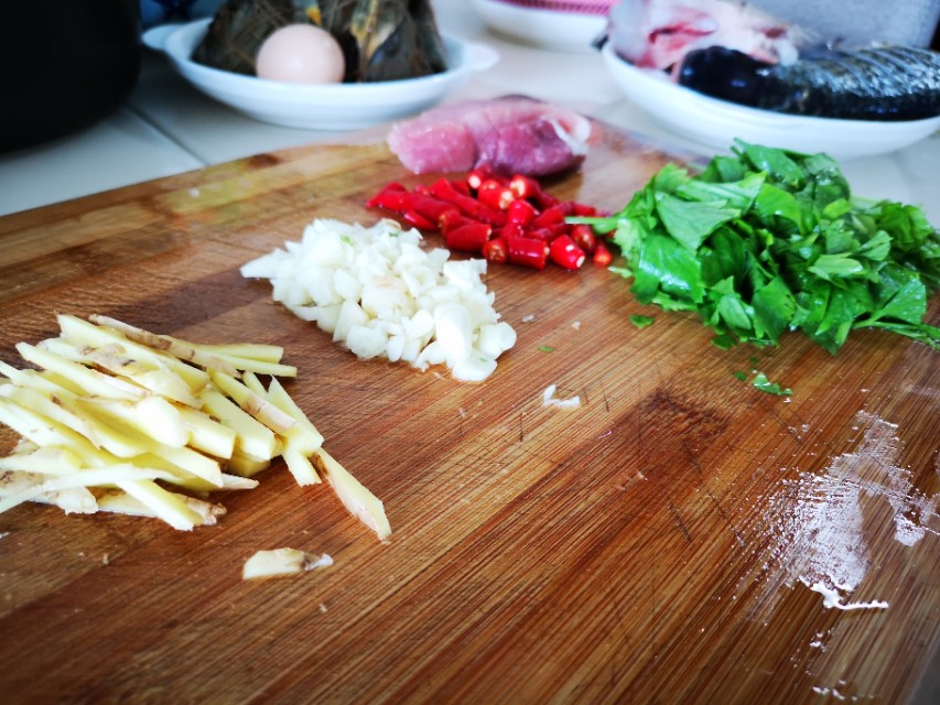 煎鱼老是脱皮怎么回事,煎鱼掉皮怎么补救