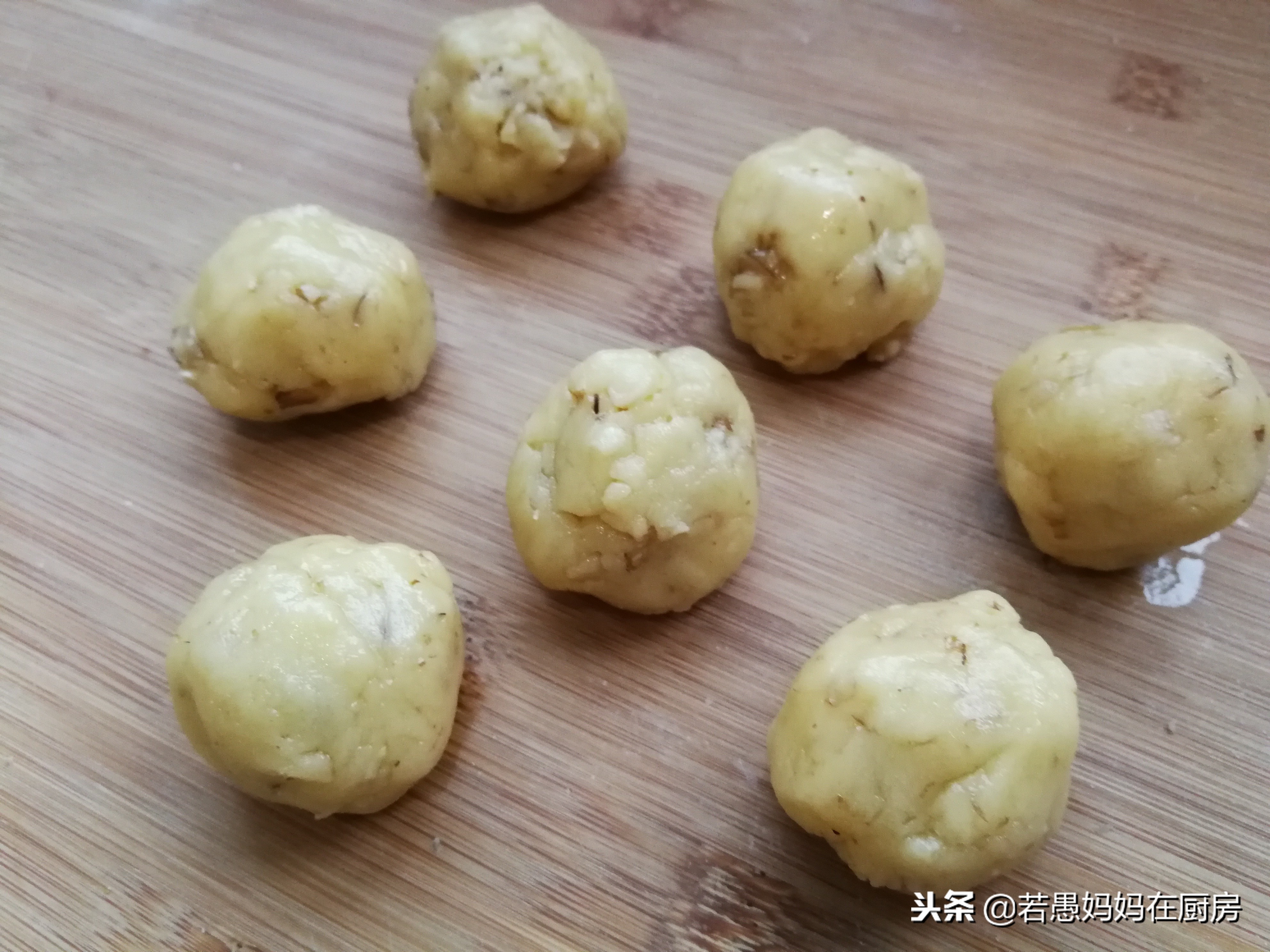 桃酥核桃的正宗制作方法,酥掉渣的核桃酥原来这么简单