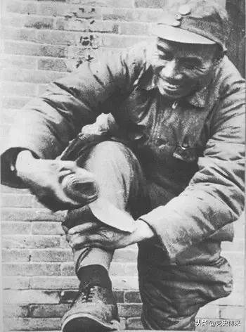 *德朱**：就是剩下我一个人，也要革命到底