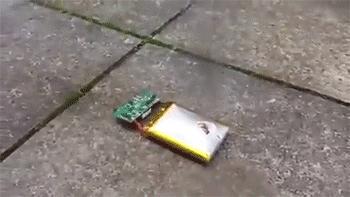 手机充电起火原因有哪些,手机充电不拔会起火吗