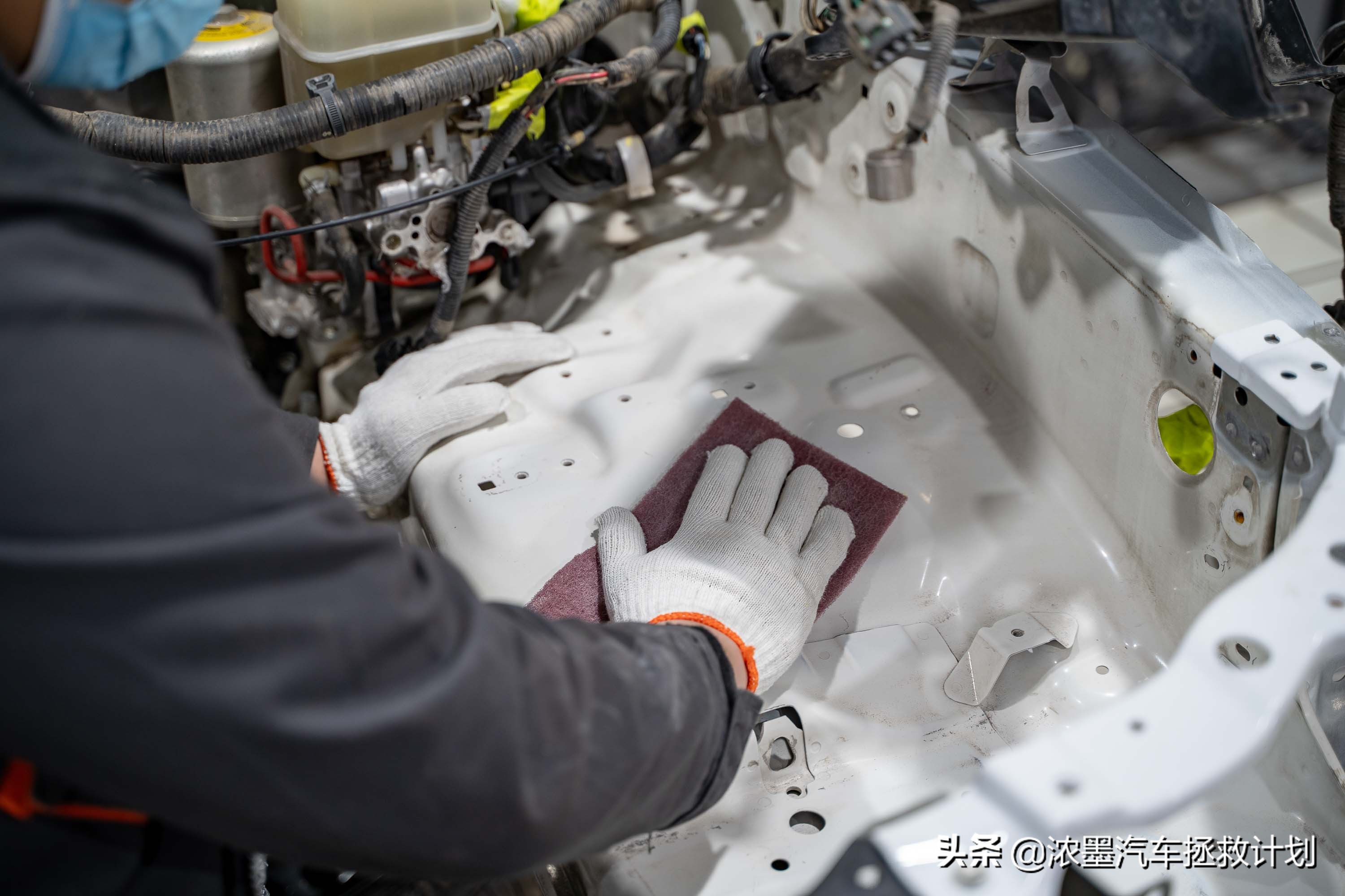 丰田霸道酷路泽带你翻山越岭,丰田兰德酷路泽低速4驱越野模式