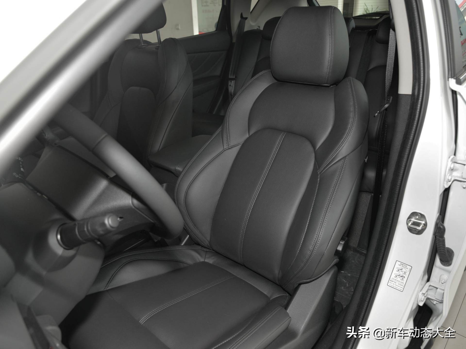 价格便宜还省油，老牌国产品牌SUV，实拍东风风神AX7