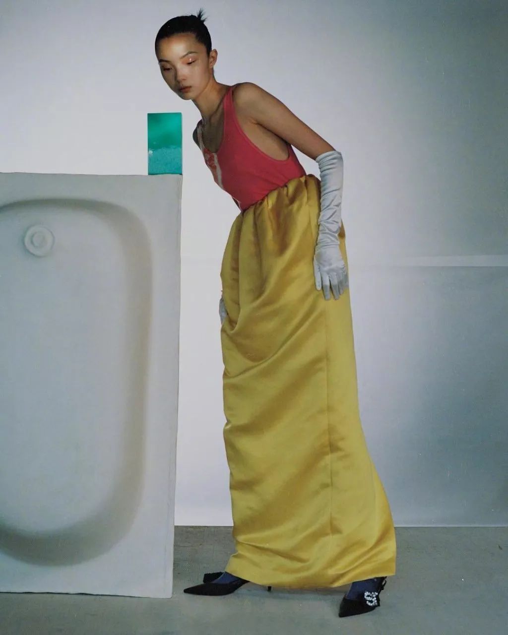 刘雯何穗个人简介,刘雯何穗奚梦瑶走秀视频