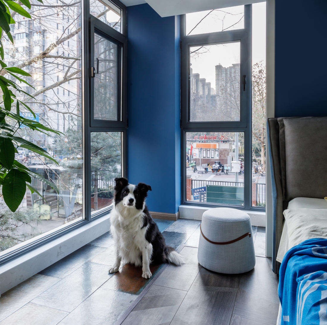 77平米超大客餐厨一体装修,极简风餐厨一体设计