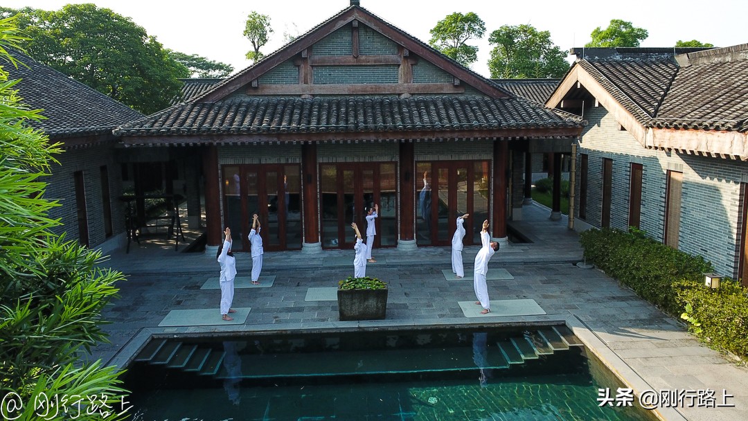 这个假期去哪玩会好一些,来禅泉酒店体验慢生活