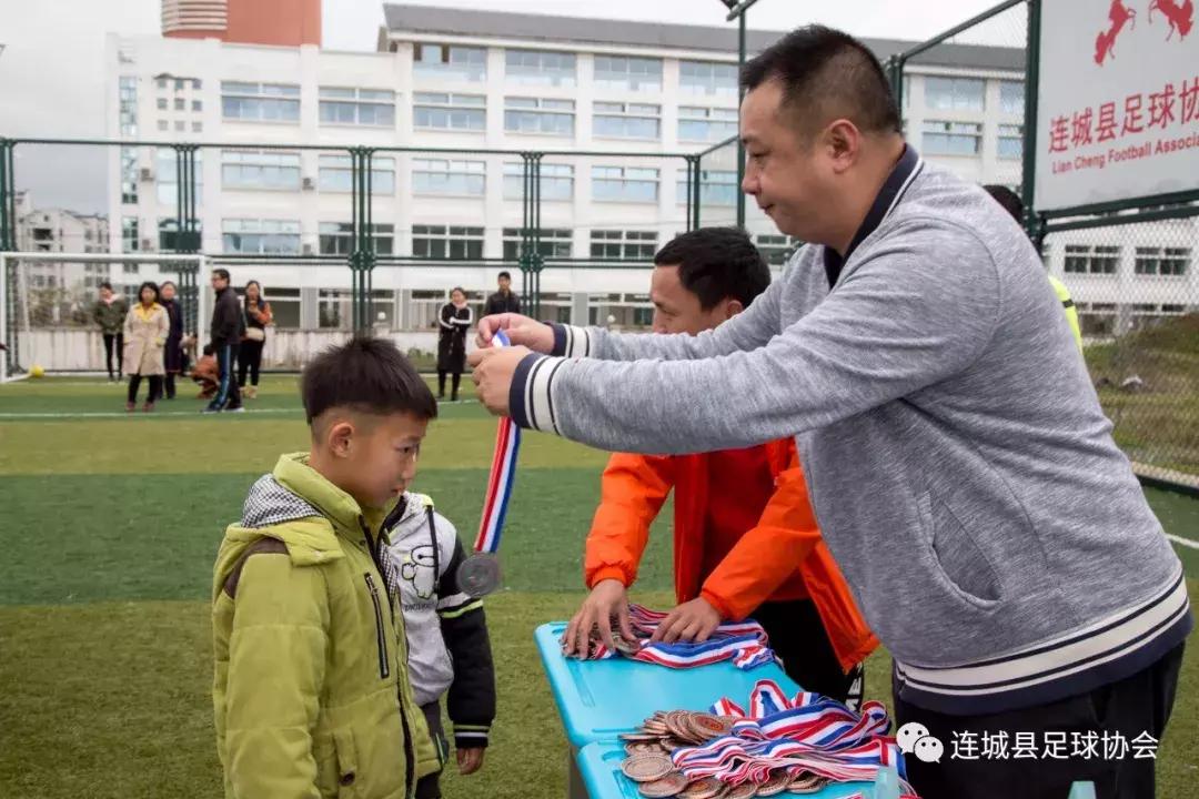 冠豸山旗舰足球俱乐部,冠豸山足球队