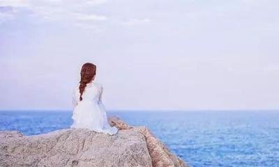 爱情里,虽然被偏爱的总是有恃无恐,但是还有另外一种爱