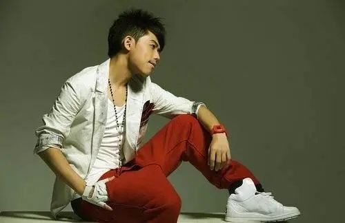 苏醒一己之力逼疯整个快男,快男四进三苏醒