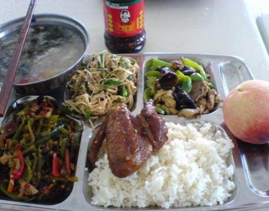 国外评价解放军伙食,人是铁饭是钢给首长做饭