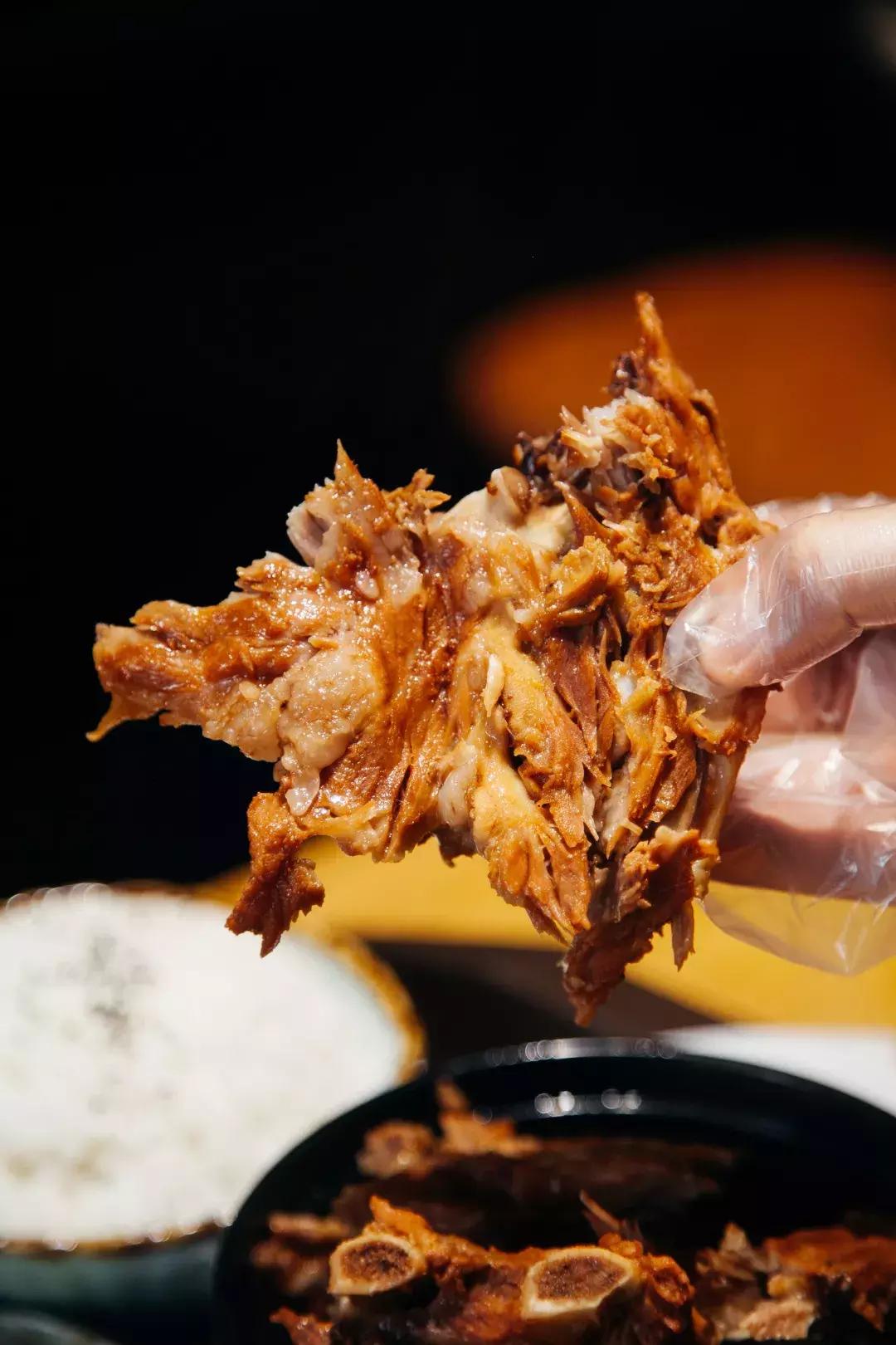 京城天“犟”红包雨