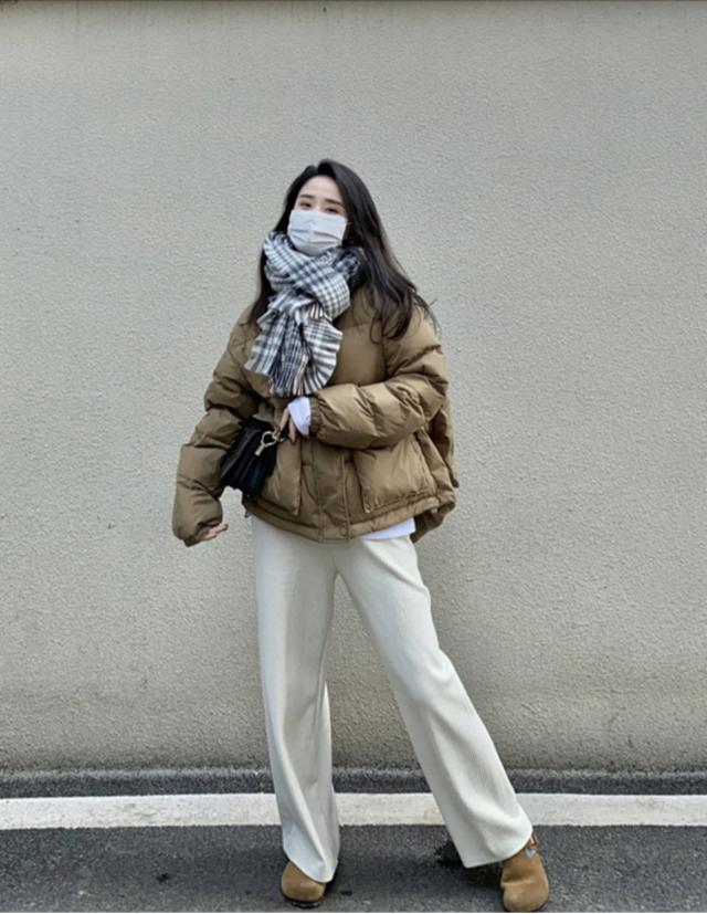 冬天什么女款裤子百搭,冬天裤子穿搭推荐女加长