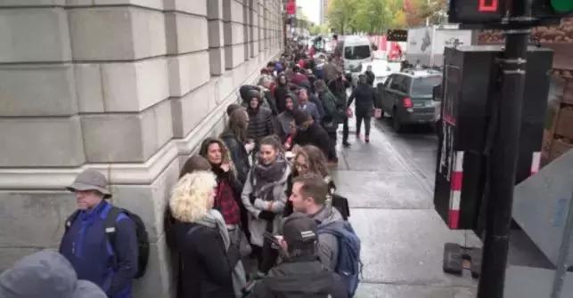 纽约上空蓝光,纽约上空的神秘蓝光