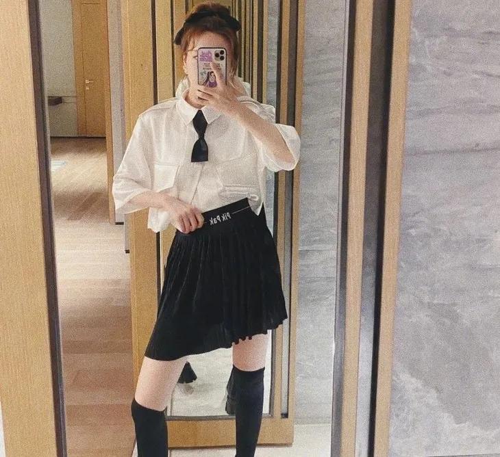 把白衬衫穿得好看的女人,好看的女性白衬衫