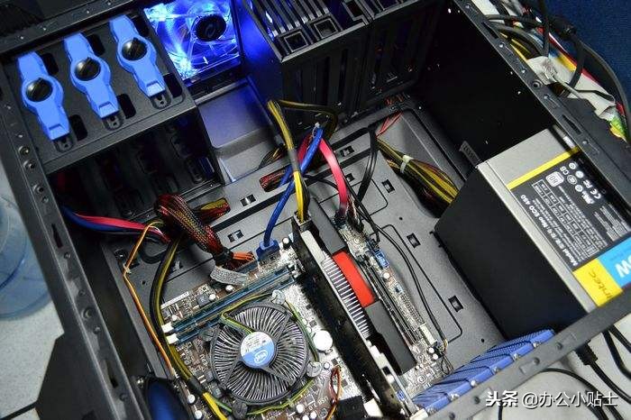 电脑开机黑屏怎么办进不去系统,电脑开机黑屏怎么办也没有鼠标