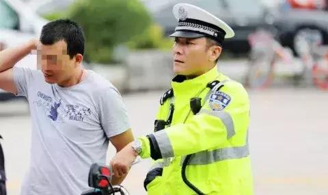 交警队查扣的摩托车最后怎么处理,被查扣物品怎么处理