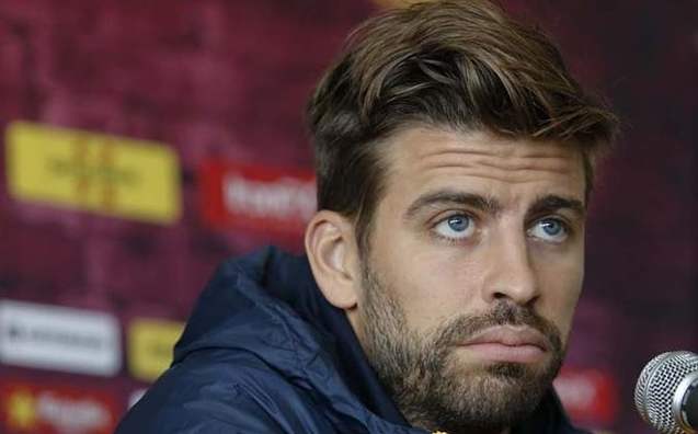 场外玩转电竞网球，场上屡次漏人失位，皮克的心思还在球场上吗？