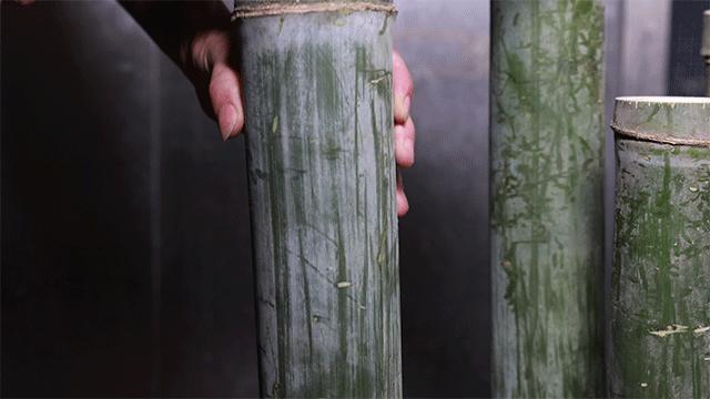 蒸鱼用竹筷子架上放盘子,用竹筒蒸的饭叫什么