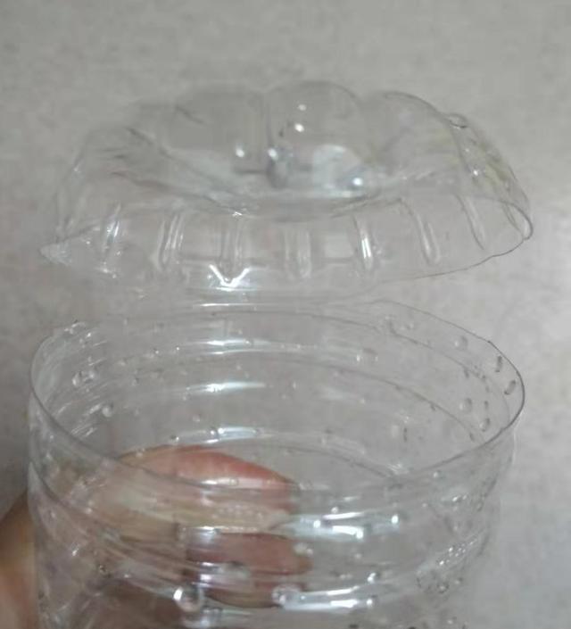 自制简易浇水神器很实用,旧瓶子浇水神器