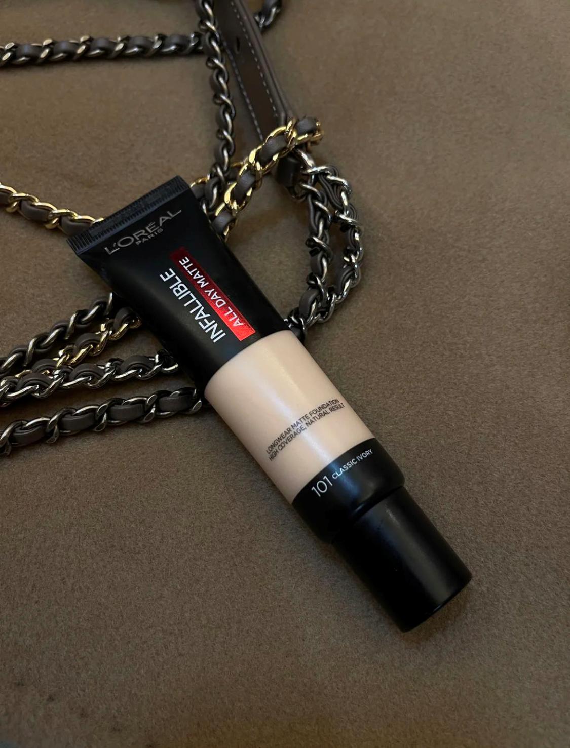 欧莱雅24小时粉底液与美宝莲气垫,美宝莲粉底液推荐网红