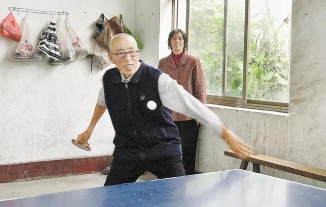 坚持锻炼强身健体记录日常生活,中老年坚持锻炼身体增强体质