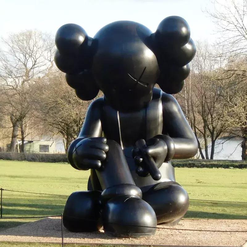 优衣库与kaws联名t恤,优衣库与kaws联名的t恤