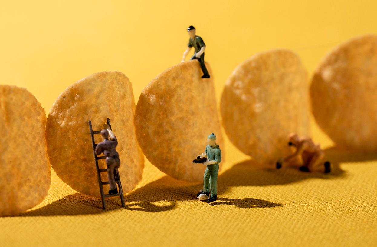 土豆怎么炸薯片简单又香脆,土豆薯片怎么炸才能又酥又脆