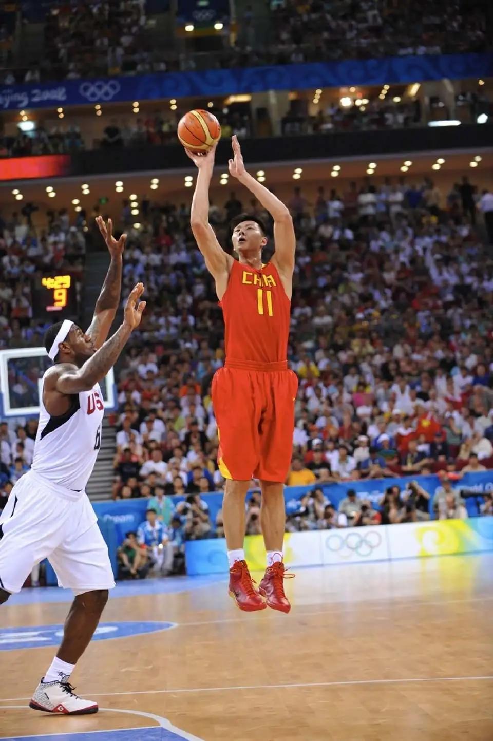 易建联nike篮球签名,nike易建联1代