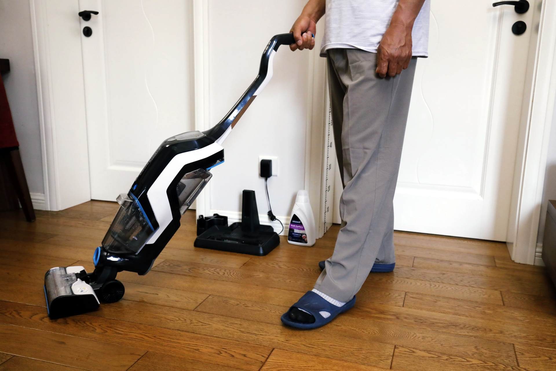 洗地机好还是扫地机器人实用,全能爆款洗地机