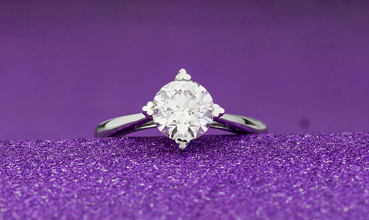 买铂金钻戒还是买18k钻戒,婚戒买纯铂金好还是钻戒好