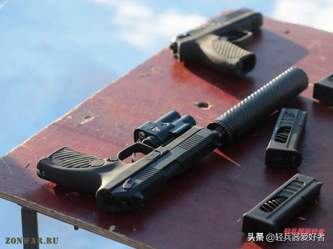 俄罗斯巨蟒手枪,俄罗斯蟒蛇手枪与斑蝰蛇手枪