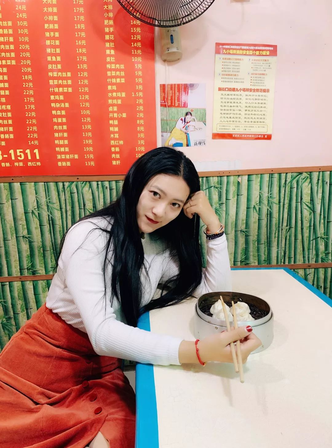 在网巾市,花12块get一笼倪妮同款汤包