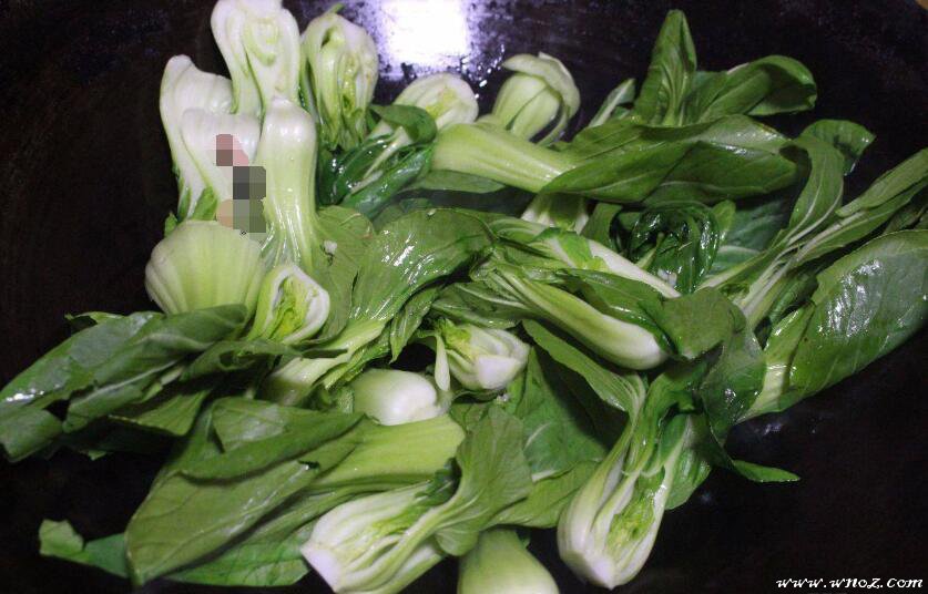 青菜怎么炒好吃？炒青菜的技巧绝对可以让你炒的青菜上桌秒