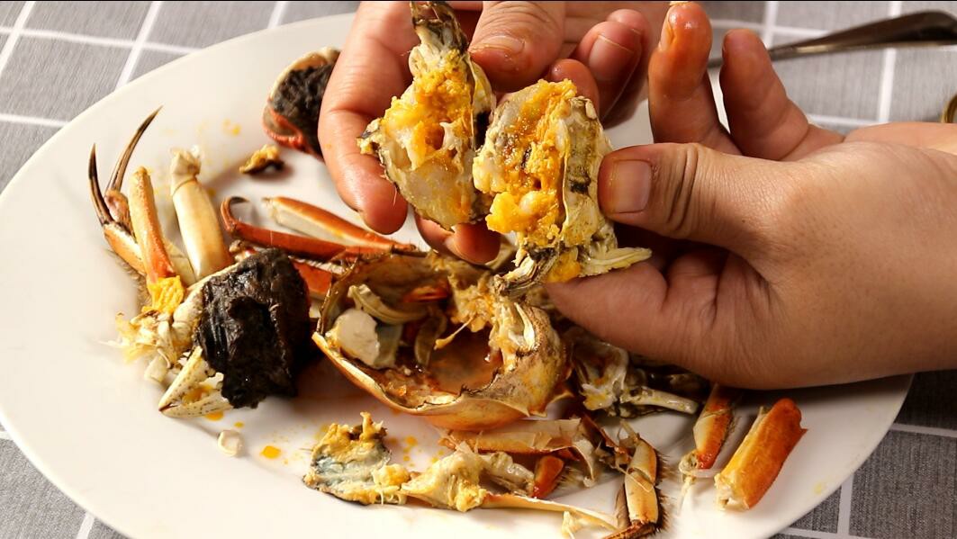 蒸螃蟹要不要焯水,蒸螃蟹热水下锅还是冷水下锅好