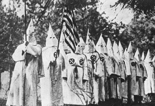 黑人天生自甘堕落？看看被美国白人摧毁的“黑人华尔街”吧