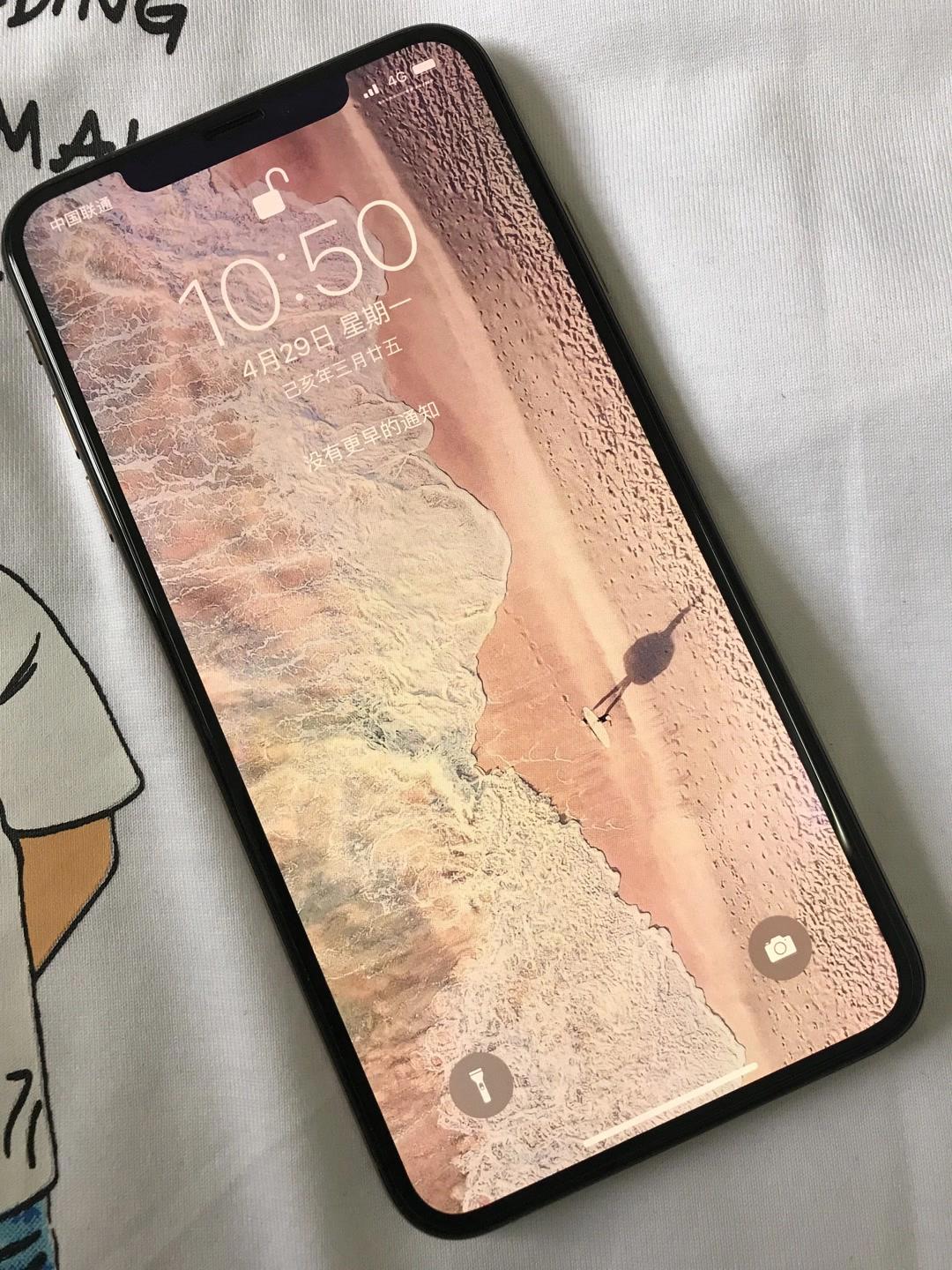 iphone11高清壁纸全屏,iphone11全屏壁纸黑色