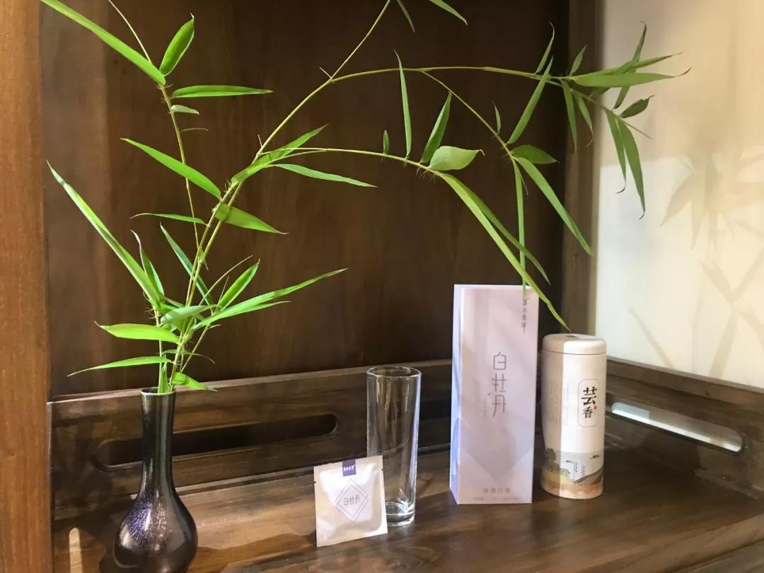 福鼎白茶寿眉小片,福鼎小方片老白茶寿眉汤色