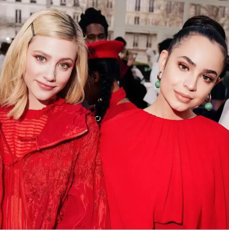 上万的裙子值不值,几千的连衣裙