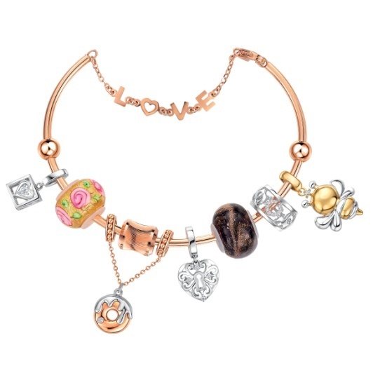 李易峰倾情演绎六福珠宝2020「DearQ」：爱我的女生很美哟