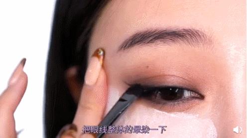 王鸥异瞳猫眼妆,单眼皮超好看的猫眼妆