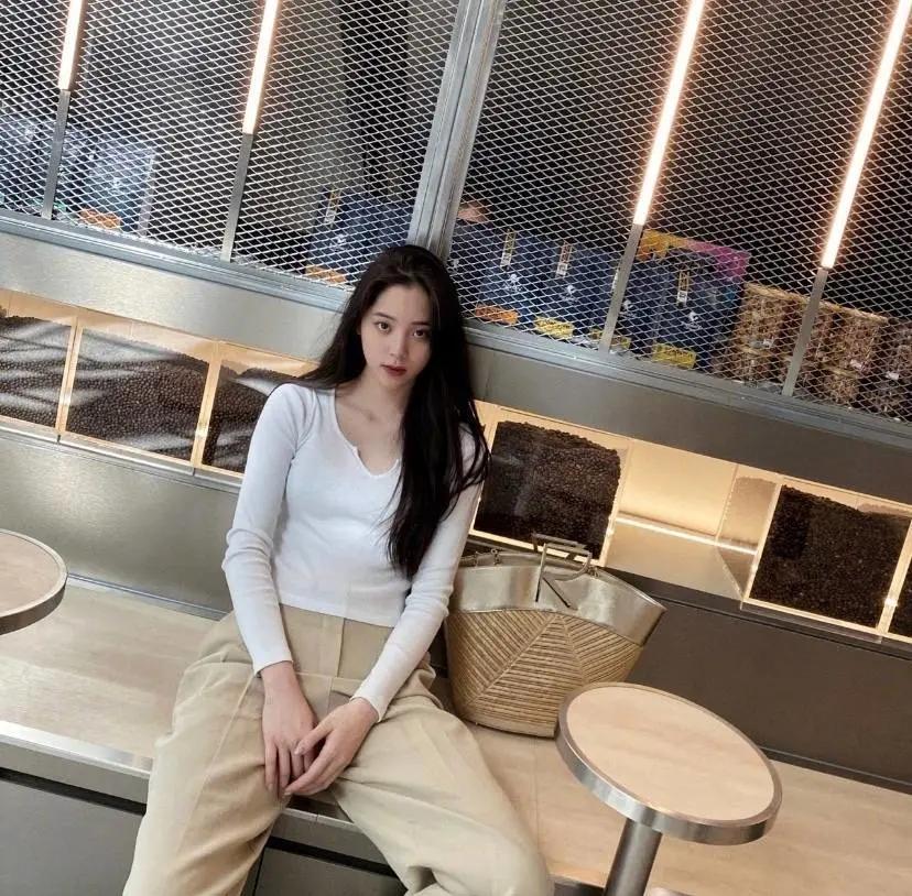 BM风卷土重来，美式街头+复古英伦的风俘获万千少女们的心